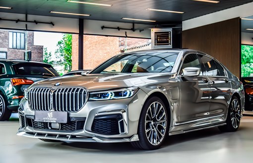 BMW 745